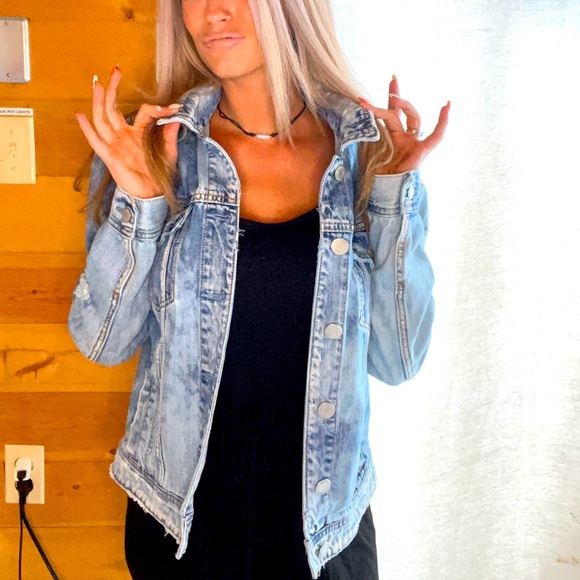 American Eagle oversized jean jacket - Picture 3 of 11